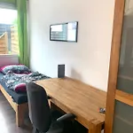 Luxurious Apartment , Next To University& Wifi, Free Parking, Bed&Matress