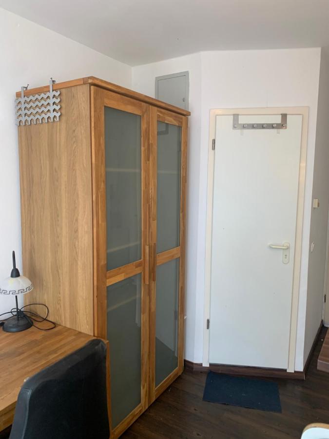 Luxurious , Next To University& Wifi, Free Parking, Bed&matress