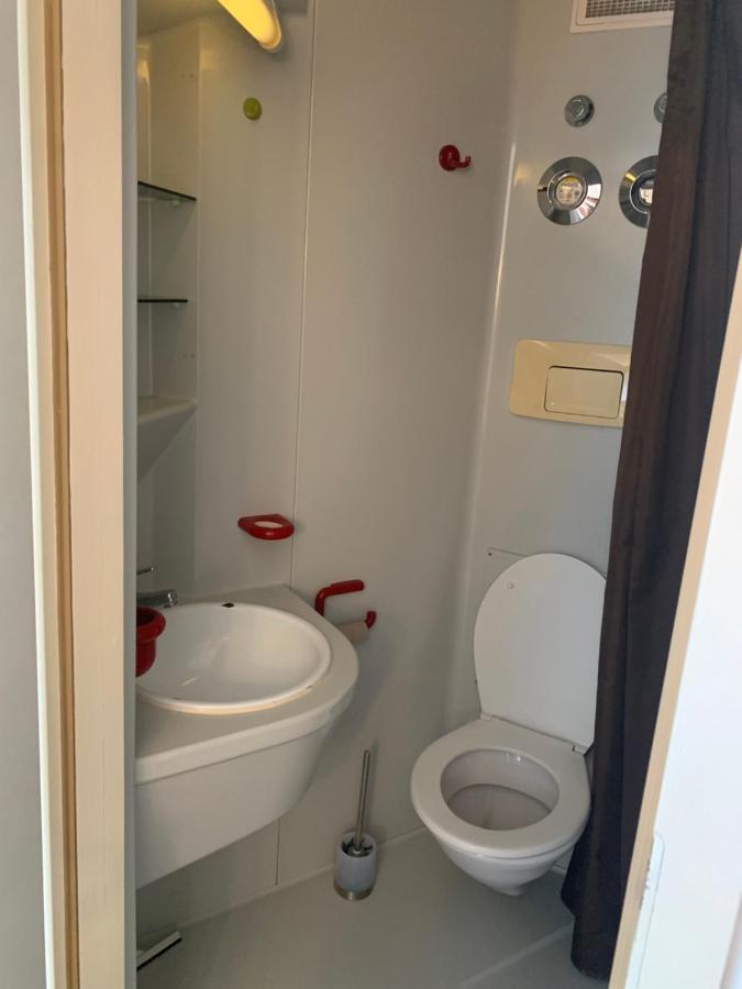 Luxurious , Next To University& Wifi, Free Parking, Bed&matress * Regensburg